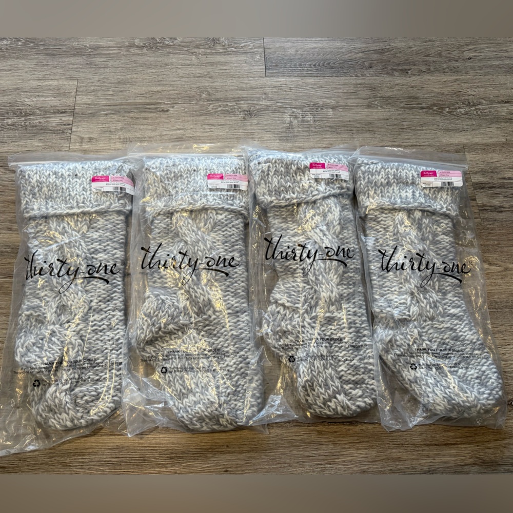 🎄Thirty-One Luxe Chunky Knit Stockings